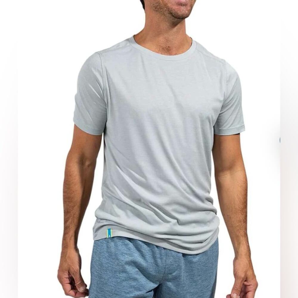 NWT Chubbies Medium The Blaze Everywear Performance Tee Men’s Athletic T-Shirt
